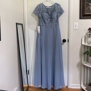 Azazie Adina dress size 14, new never worn. Color Dusty Blue.